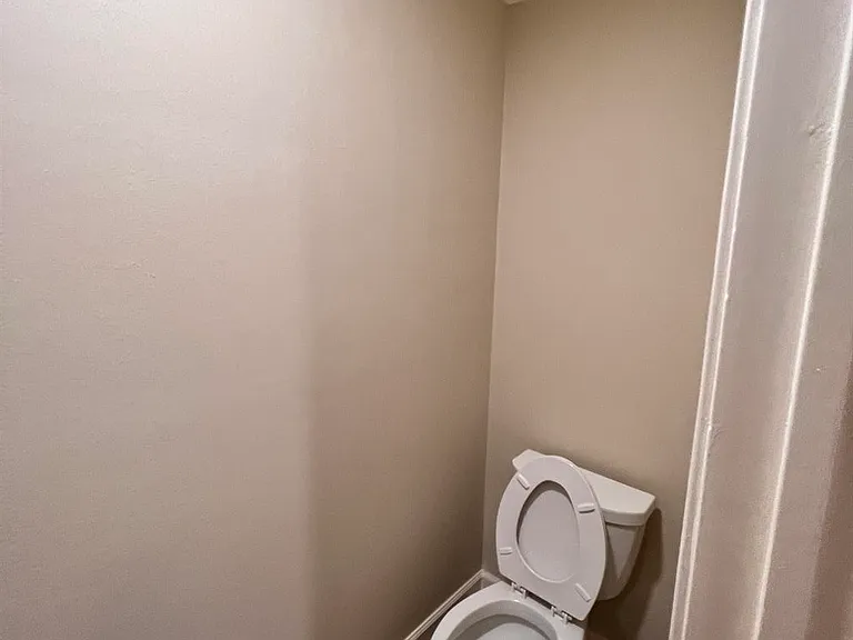 2104 Bay Hill Dr — Photo 18