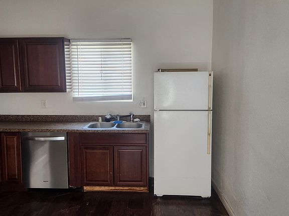 2nd image of 611 Arden Way