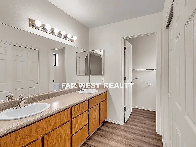 4945 N Harlequin Dr — Photo 11