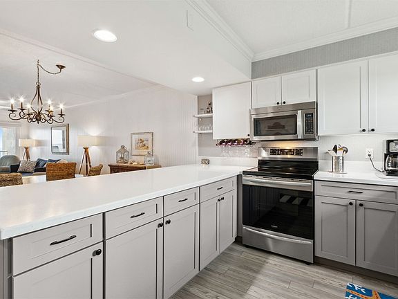 2nd image of 3240 S Fletcher Ave APT 663