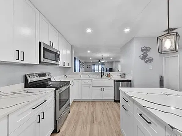 9107 Malabar Cyn, San Antonio, TX 78245