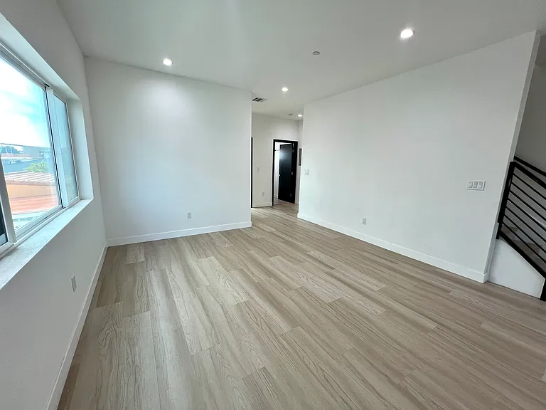 4900 Lennox Blvd #1 — Photo 10