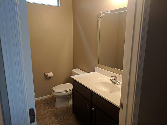 4th image of 643 S Buena Vista Ave