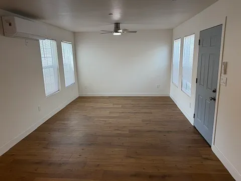 2 bed, 750 sqft, $2,850 — Photo 3