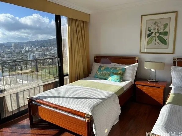 440 Olohana St APT 2107, Honolulu, HI 96815