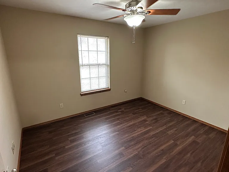 764 S Hackberry Ave — Photo 8