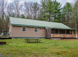 220 Gillens Rd, Mill Hall, PA 17751