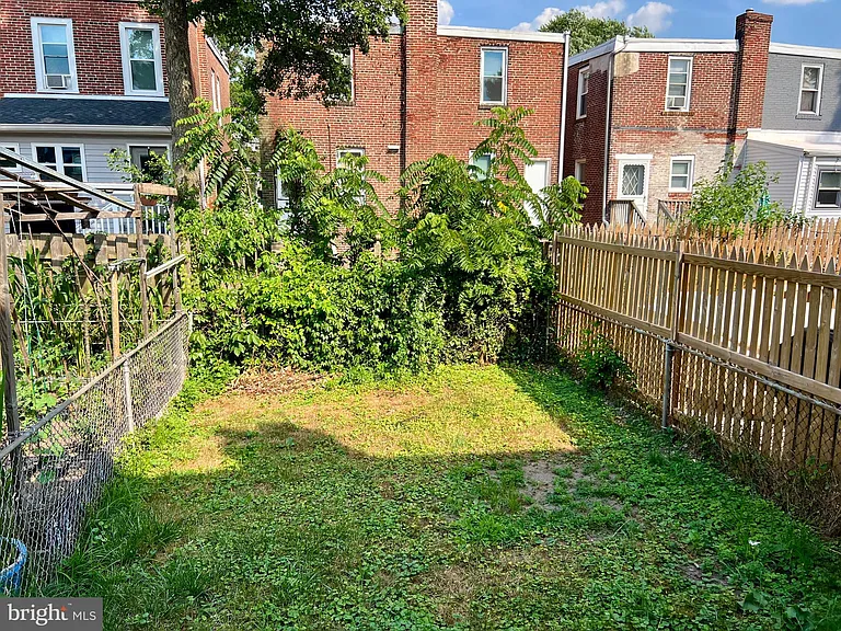 40 Lincoln Ave — Photo 18
