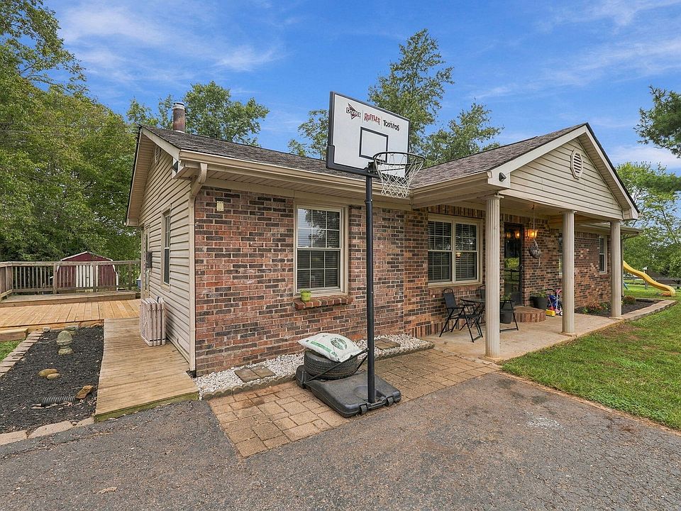 1st image of 4245 Carpenter Rd