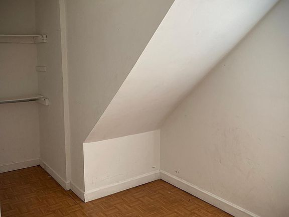 4th image of 4154 W 31st St #1