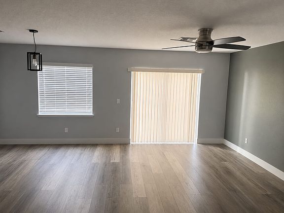 3rd image of 12677 Somerset Oaks St