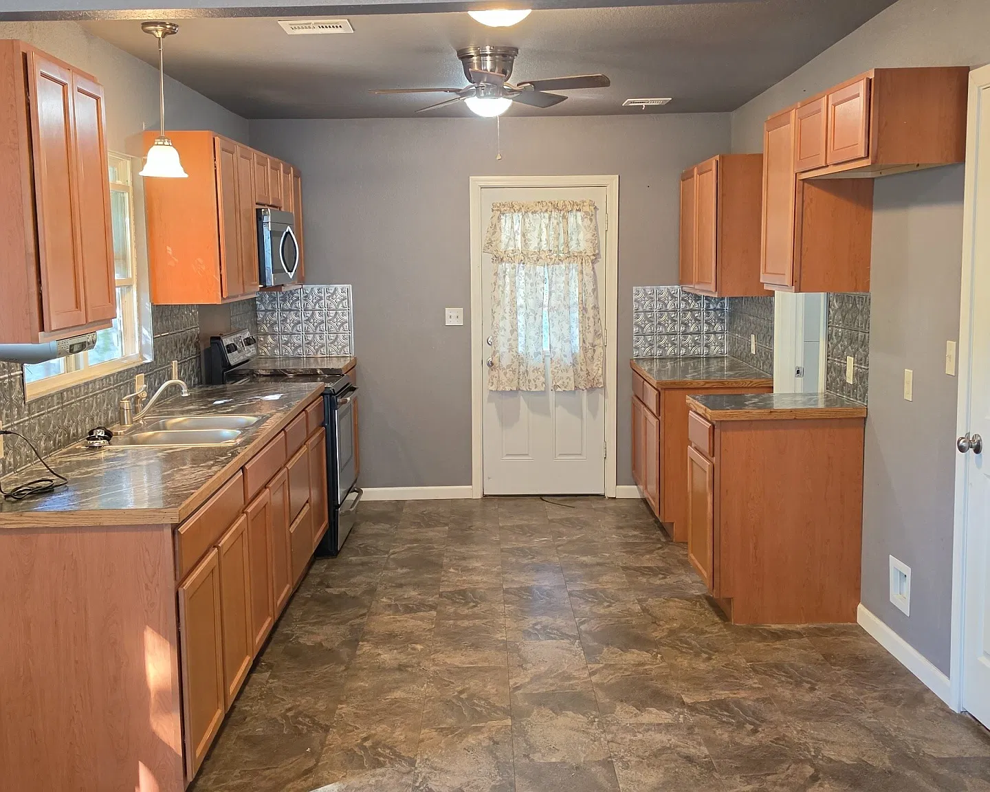 2 bed, 1134 sqft, $900 — Photo 3