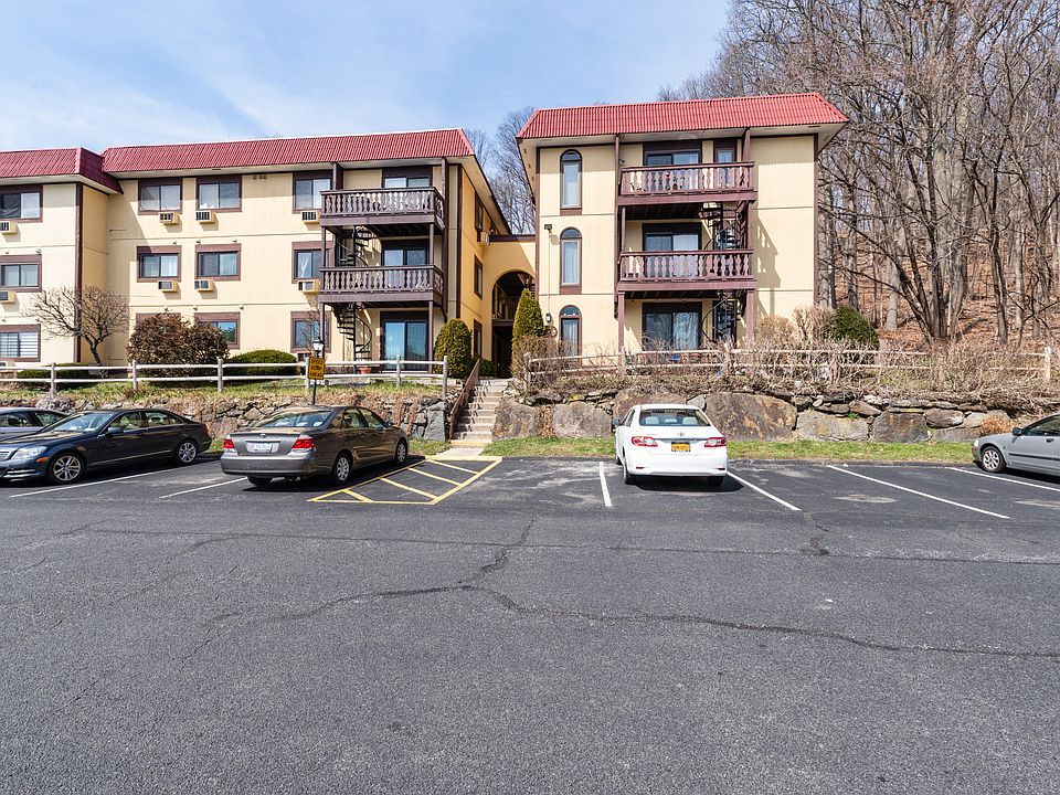 1st image of 18 Granada Cres APT 2