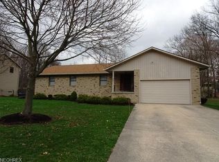 3931 Greentree Rd, Stow, OH 44224