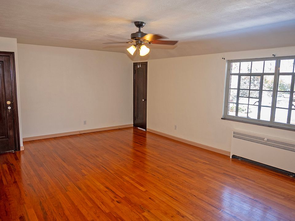 Living room -1-4 pics