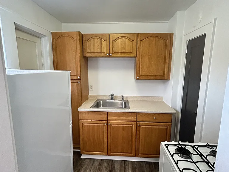 68 Ashland Ave #5 — Photo 8
