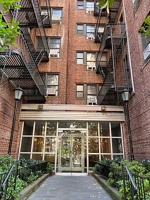 Rented by CPRE NY LLC | media 9