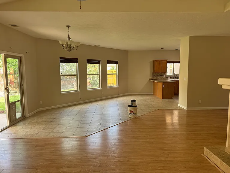 2506 Van Buren Ave — Photo 2