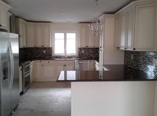 321 1st St, Carlstadt, NJ 07072
