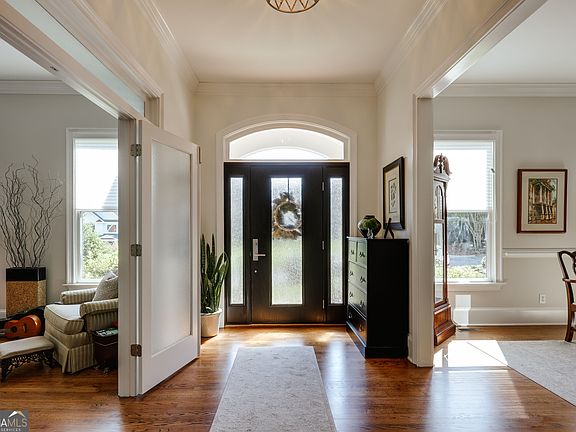3rd image of 165 Cypress Manor Ln
