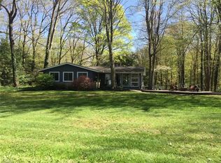 25 Mitchell Ln, Moreland Hills, OH 44022