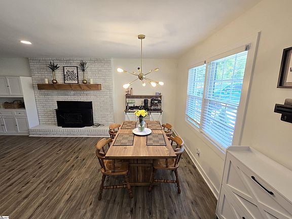 5th image of 107 Springdale Dr