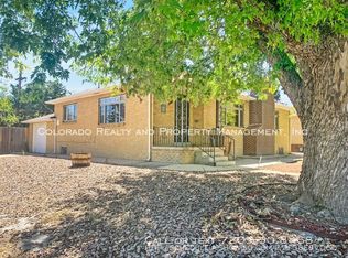 1090 N Kramer Ct, Aurora, CO 80010