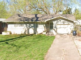 929 N Oak Grove Ave, Springfield, MO 65802