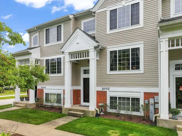 1002 Savoy Ct, Elk Grove Village, IL 60007