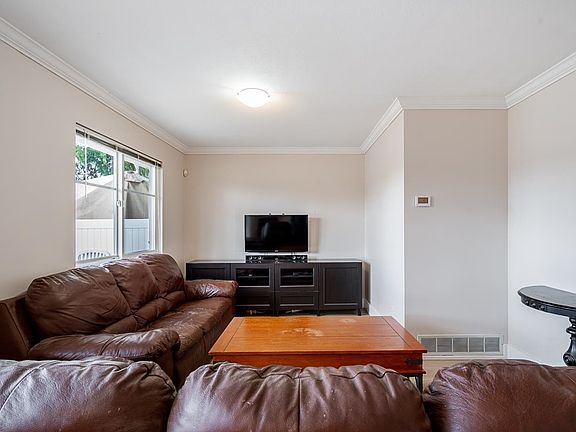 4th image of 11870 232nd St #24