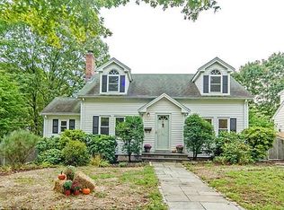 72 Cumberland Rd, Newton, MA 02465