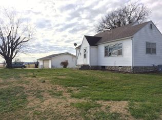 921 Hillcrest Rd, Karnak, IL 62956