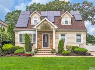 119 Richard Ave, Merrick, NY 11566