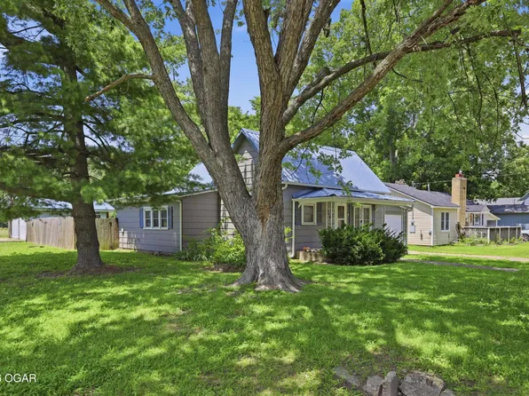 303 Peoria St, Seneca, MO 64865