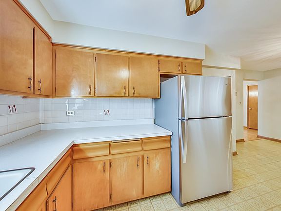 5th image of 6245 N Northwest Hwy #102
