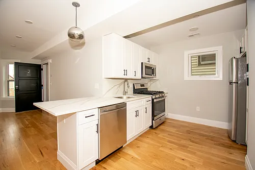 348 Chelsea St #1 Photo 1