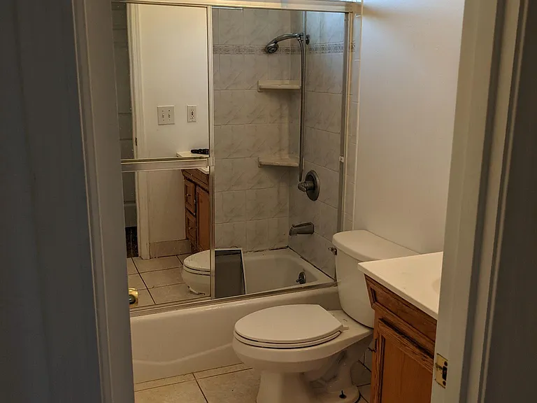 Bathroom 1.