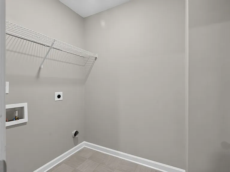446 Furlough Dr — Photo 17
