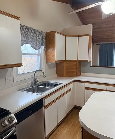 1630 W Greenwood Ave — Photo 27