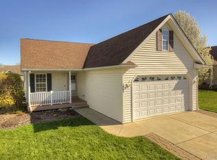 3447 Amber Oaks Dr, Howell, MI 48855