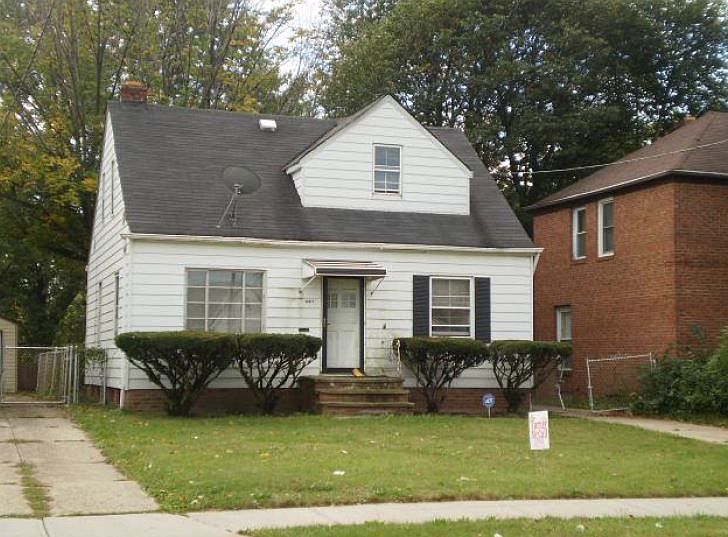 2nd image of 15812 Harvard Ave