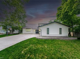 2500 Lafayette Dr, University Heights, OH