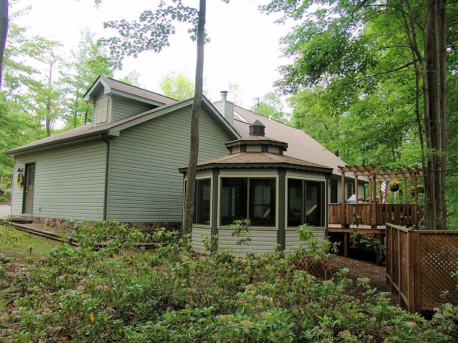 2nd image of 625 Laurel Cir