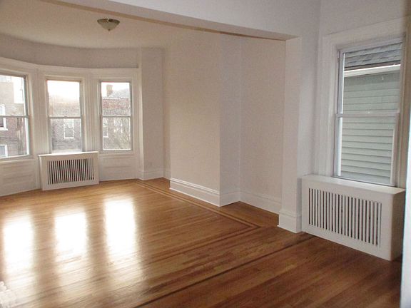 2nd image of 653 E 229th St