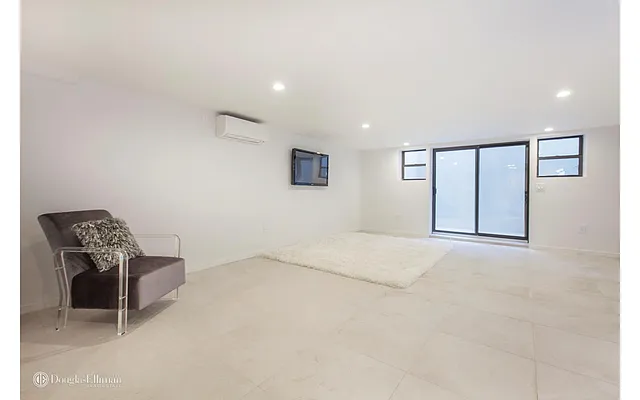 Sold by Douglas Elliman | media 22