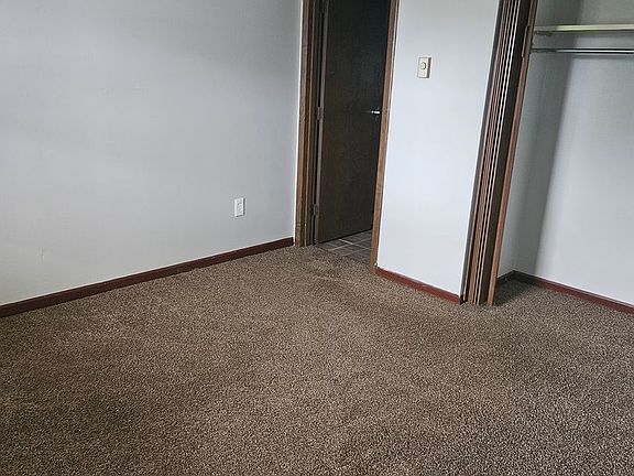 4th image of 26 Sunnyslope Dr #26F