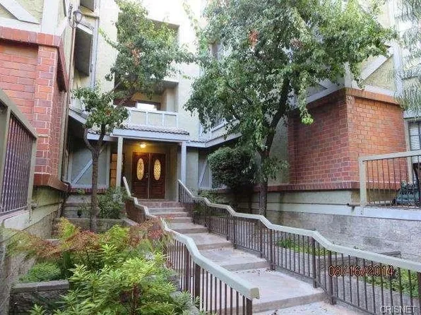 18324 Clark St Unit 205, Tarzana, CA 91356