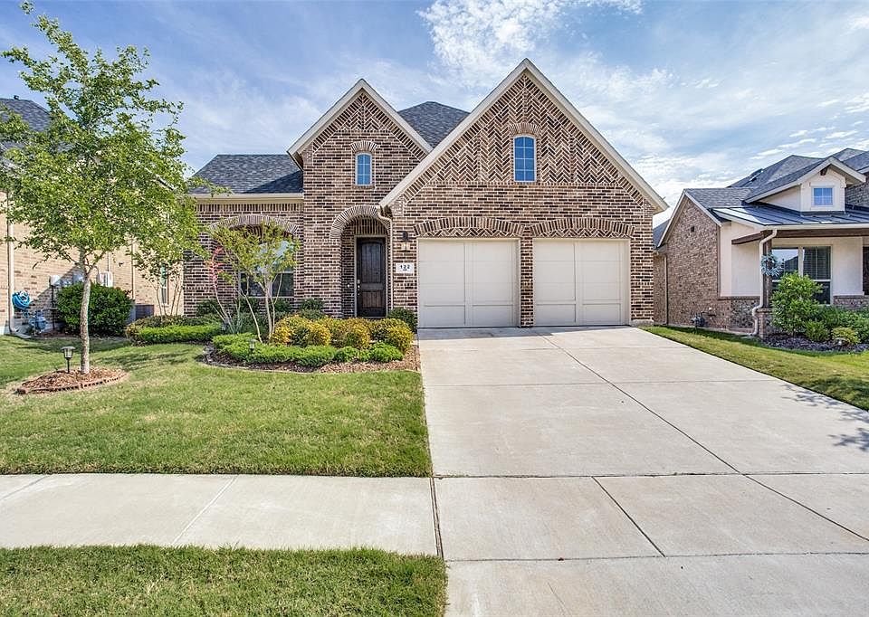 1st image of 122 Lavender Ln