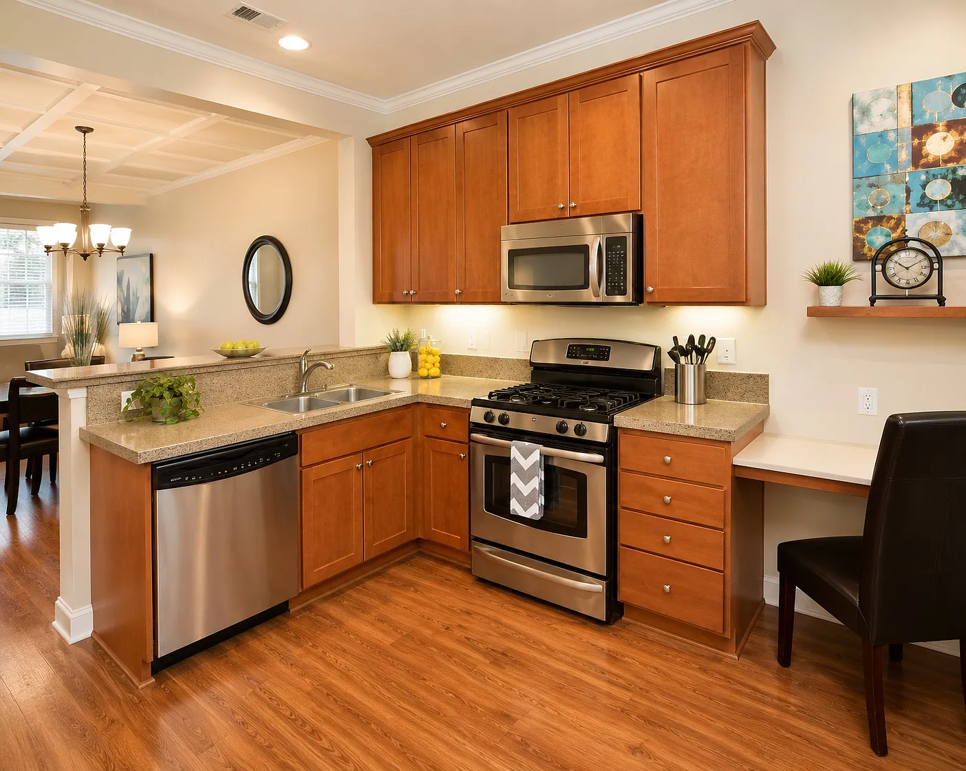 4 bed, 2.5 bath, 1581 sqft, $4,850 — Photo 4