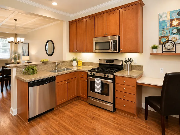 201 Cahill Park Dr — Photo 4